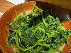 泉水有机时蔬-吃饭皇帝大土家民族菜(正大广场店)
