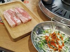 -江南猪肉商会无限续吃(弘大店)