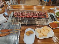 -哈尔滨小酒馆·鲜肉现穿自助烧烤(康新花园店)
