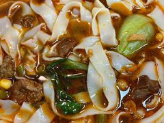 招牌红烧牛肉米粉-呷佬·长沙手工米粉(金沙江路店)