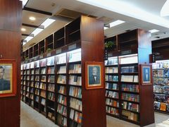-新华书店(泉城路店)