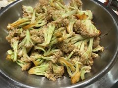 -老码头黑皮肘子锅包肉(赣水路店)