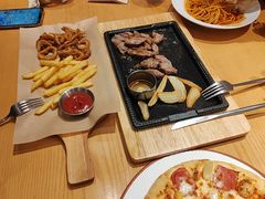 -必胜客(WOW昙华林店)