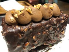 海盐焦糖榛果蛋糕-星巴克臻选(南京艾尚天地店)