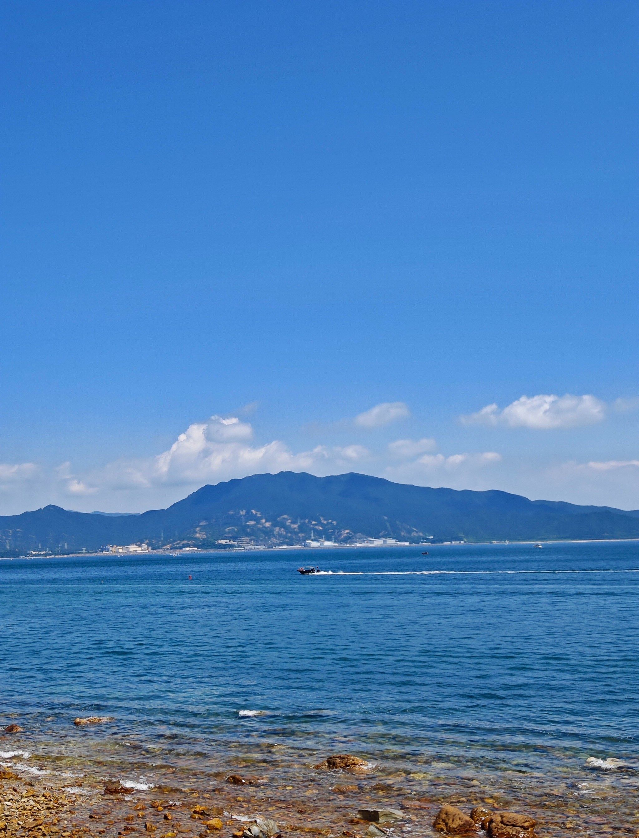 海天清澈对比