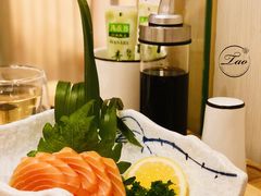 三文鱼刺身-小句号·精致料理(江南环球港店)