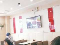 大堂-李先生牛肉面大王(营口大润发店)