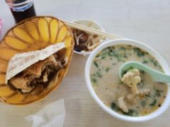 豆泡汤-洪峰浩老北京烧饼夹肉(角门路店)