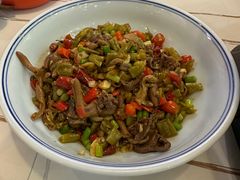 -阿瓦山寨·湘菜现炒·剁椒鱼头王(咸阳总店)