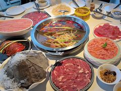 -茅草房·河畔园林火锅