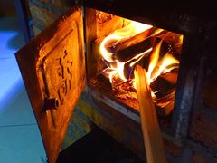 -粘豆包柴火铁锅炖