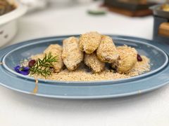 -品海楼·大连海胆锅贴馆(东港店)