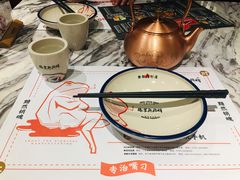 餐具摆设-臻享無招牌·食蛙专门店(太古里店)