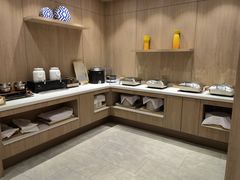 -汉庭优佳(上海娄山关路地铁站店)