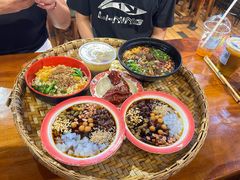 -爆炸头阿姨小四川正宗川味小吃(无任何分店)