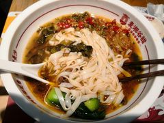 -呷佬·长沙手工米粉(金沙江路店)
