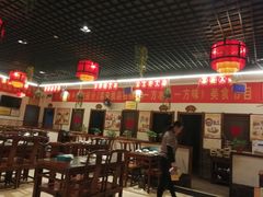 大堂-百味地锅鸡(财校分店)