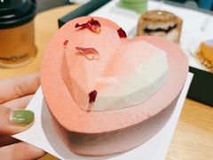 草莓甜馨蛋糕-星巴克(来福士2F店)