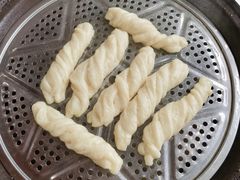 -粘豆包柴火铁锅炖