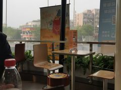 露天位-麦当劳(展览路店)