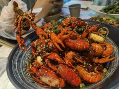 -肥肥虾庄·金牌油焖大虾(首义路店)