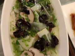 -侬佳蒸菜馆(听潮店)