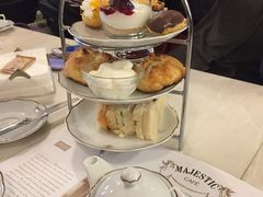 -Majestic Café
