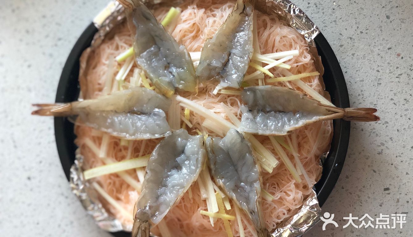 蒜香浓郁堪比烧烤店的锡纸烤虾仁粉丝