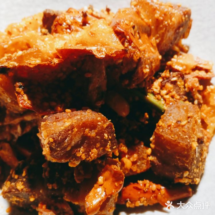这是一家开了有10多年的老店了，现在换了新的地方
