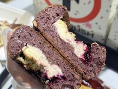 -HOT CRUSH趁热集合·现烤面包(上海环球港店)