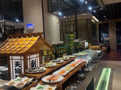 -广州万富希尔顿酒店·感趣自助餐厅·金秋蟹宴生蚝海鲜刺身