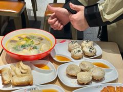 -小杨生煎(浦江欢乐颂店)