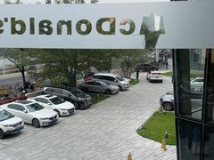 -麦当劳(展览路店)