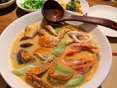 -荣家黄鱼面(南京西路店)