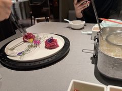 -左庭右院鲜牛肉火锅黑金店(陆家嘴中心店)