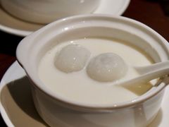 蛋白杏仁茶汤圆-逸东轩(香港逸东酒店)