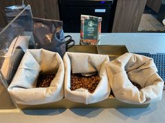 -星巴克臻选(广州好世界广场店)