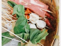 -马路边边串串香形象店(磐石路店)