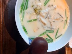 -荣家黄鱼面(南京西路店)