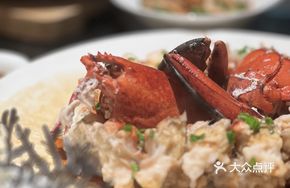 Boston Lobster Steamed in Clay Pot with Huangjiu Pork