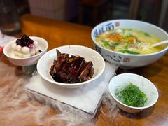 -李犟大爆鳝面·手工蟹黄包(湖滨西湖店)
