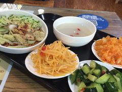 -陇上全荟兰州传统牛肉面(延吉路店)
