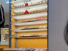 -优医视平价眼镜蔡司依视路折扣工厂店(十里堡店)