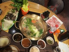 -顶顶汤火牛排火锅·经典铜锅涮肉