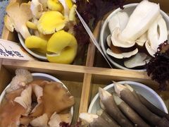 -阿婆情腊排骨火锅(金虹路店)
