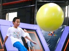 -嘿哟动霸CHUA·新潮玩运动娱乐中心·蹦床滑冰团建乐园