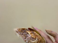 鞋底烧饼夹肥肠-宝光熏肉鞋底火烧(新街口店)