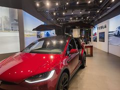 -TESLA 特斯拉(上海太古汇体验店)