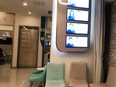 -维乐口腔(美维云门诊陆家嘴店)