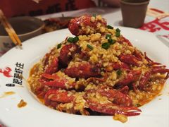 -肥肥虾庄·金牌油焖大虾(汉口城市广场店)
